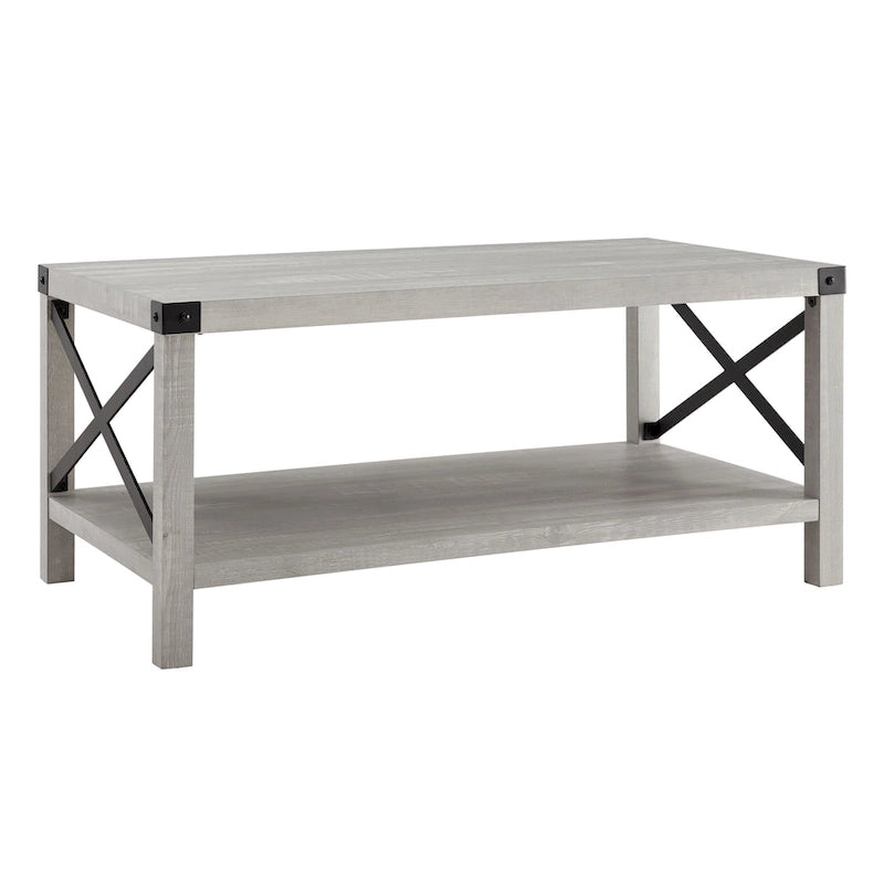 Table basse avec des touches de métal