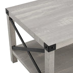 Table basse avec des touches de métal