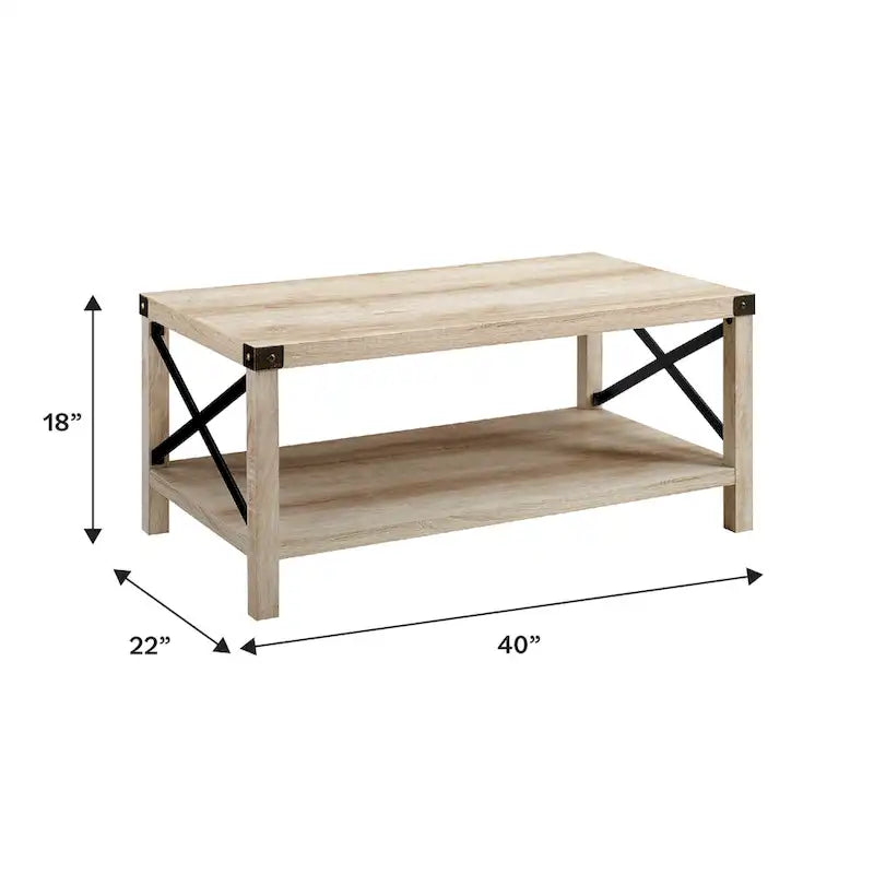 Table basse avec des touches de métal