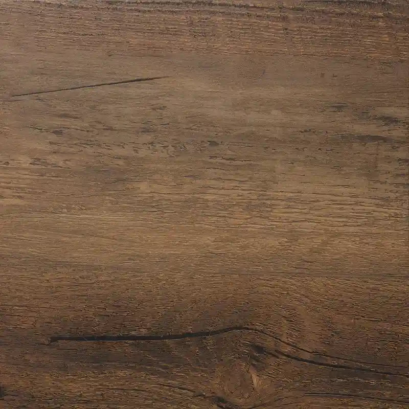 Table basse avec des touches de métal