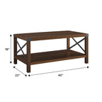 Table basse avec des touches de métal