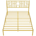 Lit plateforme grand format avec montants décoratifs à embouts et rangement sous le lit, aucun sommier tapissier requis