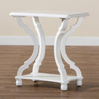 Table d'appoint en bois classique et traditionnelle