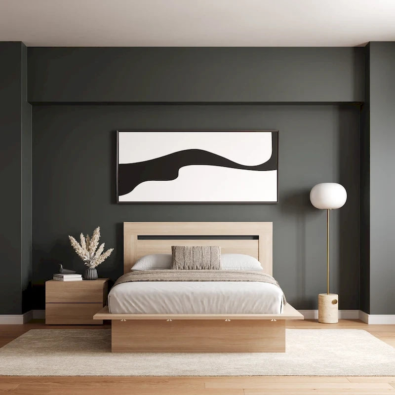 Chambre à coucher avec lit, tête de lit et table de chevet