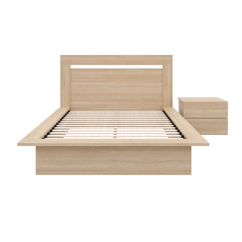 Chambre à coucher avec lit, tête de lit et table de chevet