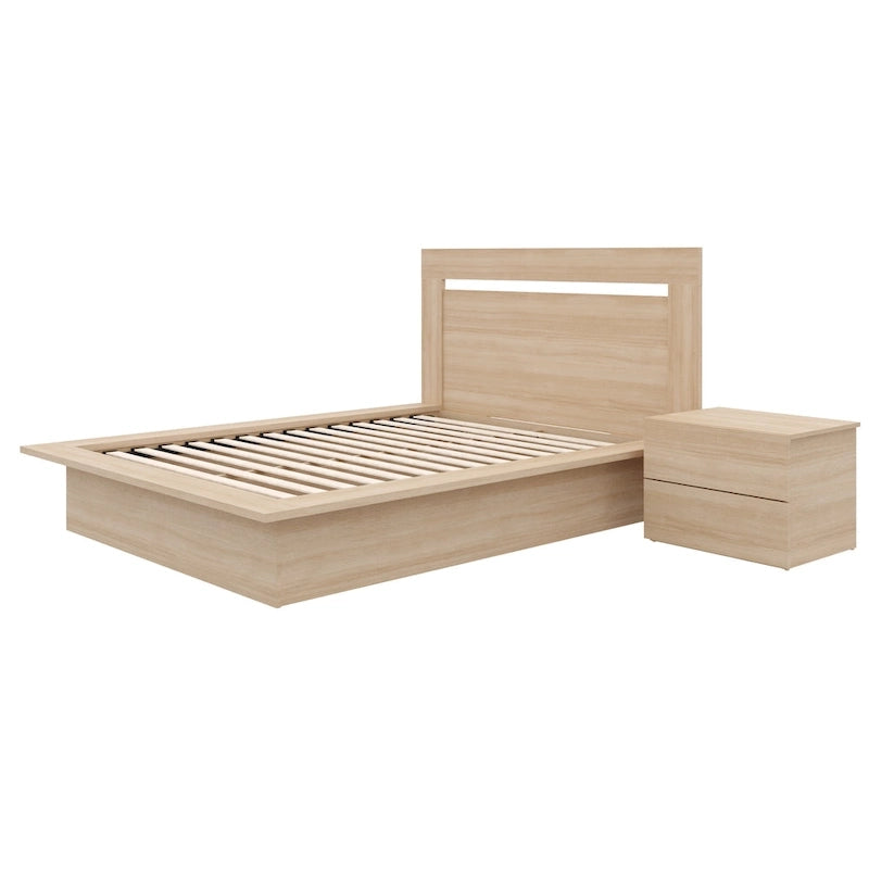 Chambre à coucher avec lit, tête de lit et table de chevet