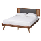 Lit plateforme moderne du milieu du siècle en tissu gris foncé et bois de noyer.